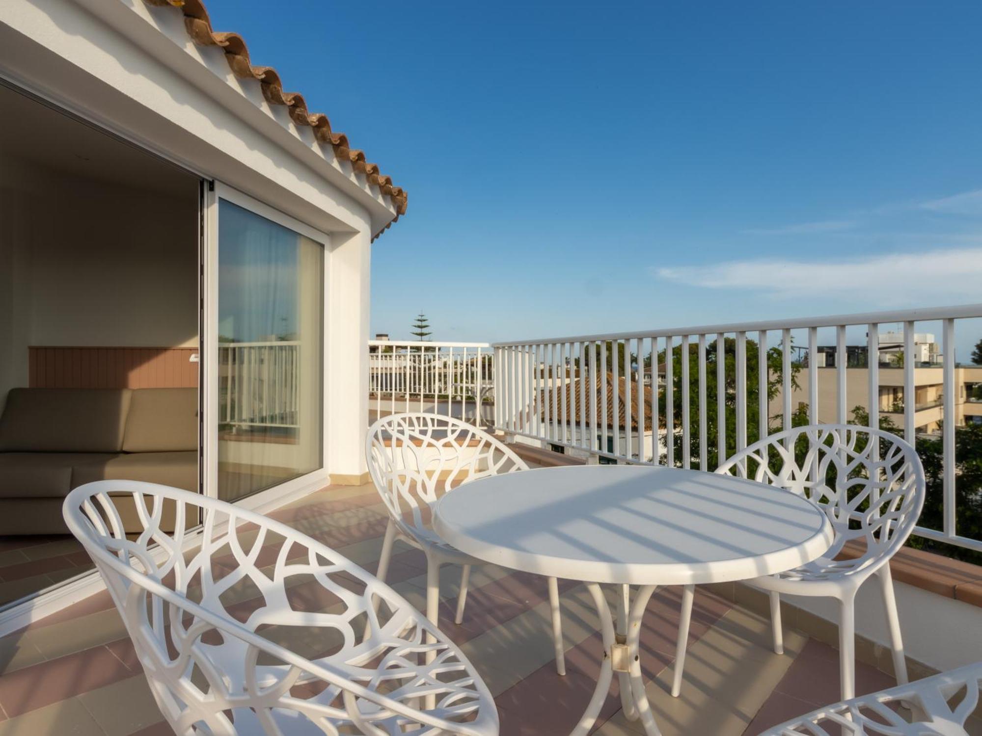 Apartamentos Sunway Arizona Sitges Bagian luar foto