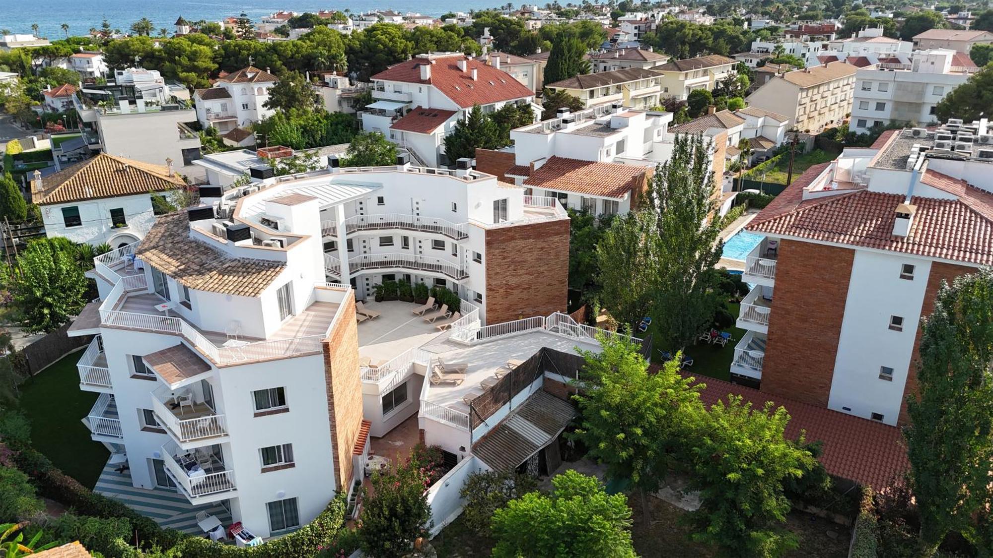 Apartamentos Sunway Arizona Sitges Bagian luar foto